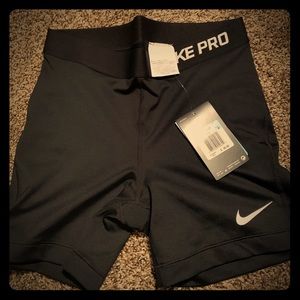 Nike pro 5” running/workout short. Size M. Black.